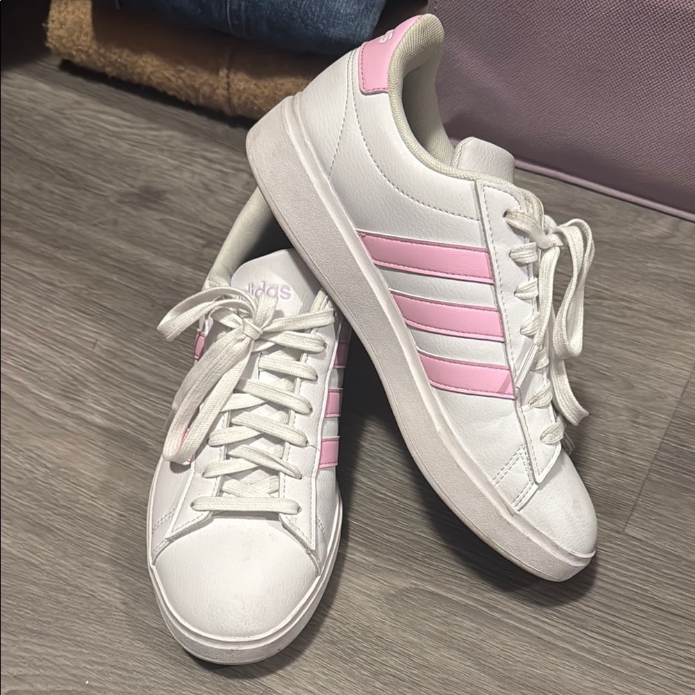 Adidas Women’s Grand Court Sneakers